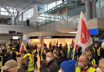 Warnstreik in Baden-Württemberg an den Flughäfen Stuttgart und Karlsruhe/Baden-Baden