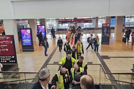 Luftsicherheitsfachkräfte am Flughafen BER sind Montag, 24. April 2023 zum Streik aufgerufen